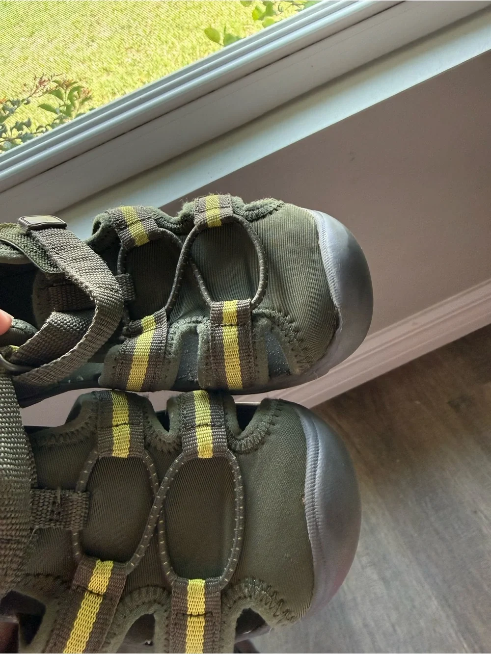 Old Navy Kids' Olive Green water shoes